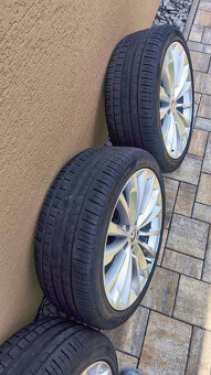 Sada alu kolaTrinity na Škoda Superb 3 letní pneu 235/40 R19 - 7
