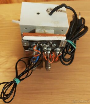 Síťový transformátor 230V~/ 15V~, 2x9V~ nebo 18V~ - 7