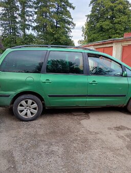 VW SHARAN 1,9 TDI - 7