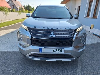 Mitsubishi Outlander - 7