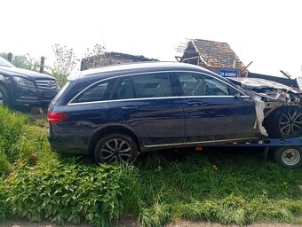 Prodám náhradní díly na mercedes céčko w205 - 7