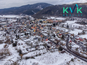 Stavební pozemek, 851 m2, elektřina, voda, kanalizace na hra - 7