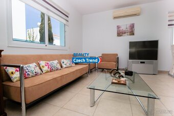 Prodej vily se 3 ložnicemi a soukromým bazénem, 270 m2 na Ky - 7