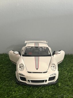 Porsche 911 GT3rs 1:18 Model - 7