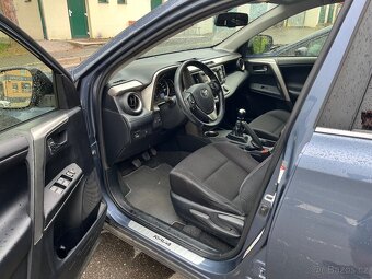 Toyota RAV4 2,2 D-4D LUX 110kW, originál servis, nebouraná - 7