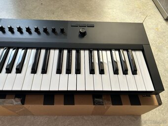 Native Instruments Komplete Kontrol A49 MIDI keyboard - 7