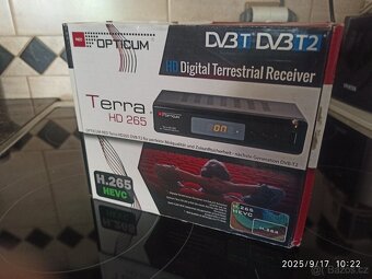 Nabízím sbírku rádii a magnetofonu.Cena dohodou. - 7