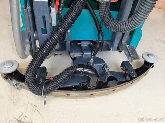 Podlahový mycí stroj Eureka E51 - 7