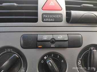 Volkswagen Touran 2.0i CNG, najeto 162.000 km - 7