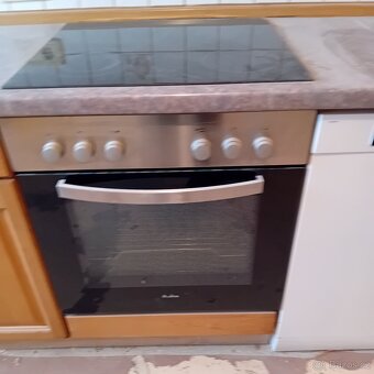 Kuchyňská linka se spotřebiči - 7