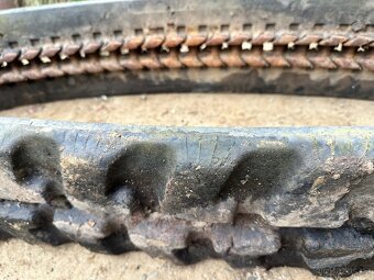 Pásy takeuchi tb016 - 7