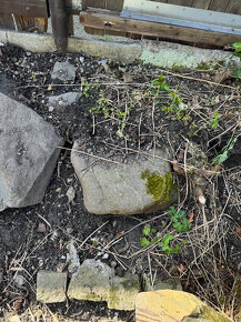 Okrasný kamen na zahradu - 7