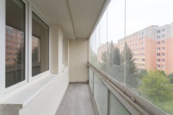Nabízíme nový designový byt 4+kk po kompletní rekonstrukci - 7