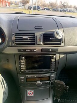 Toyota Avensis 2.2D - 7