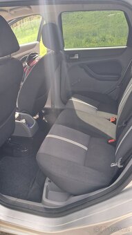 Ford Focus kombi 1.6, r.v. 2010 - 7