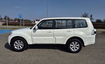 MITSUBISHI PAJERO 3.2DiD 140KW 2016 1.MAJITEL XENON-7 MÍST - 7