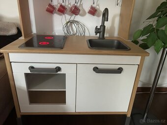 Kuchyňka IKEA s výbavou - 7