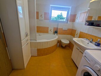 Menší rodinný dům 3kk + přístavby, klidné centrum Holice - 7