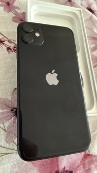 Apple iPhone 11 64 GB Black černý - 7