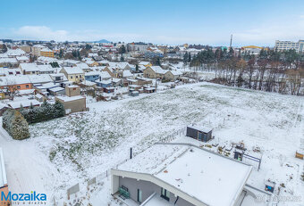 Prostorný pozemek pro výstavbu rodinného domu v klidné části - 7