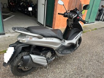Piaggio Beverly 350 i.e. Sport Touring (2016) velmi pěkný - 7