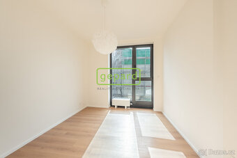 Pronájem bytu 2+kk/B, 43 m2 + 9m2, Praha 8-Kobylisy - 7