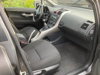 Toyota Auris 1.4 D‑4D, 66 kW, 2008 - 7
