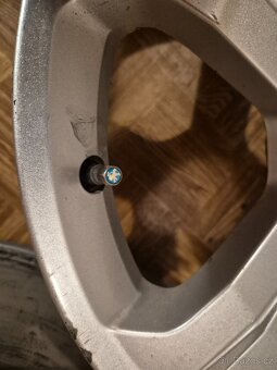 Predam 4 hliníkové kolá Original peugeot 308 lincanbur 4x108 - 7