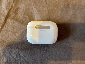 Apple AirPods Pro (2. generace) s MagSafe pouzdrem - 7
