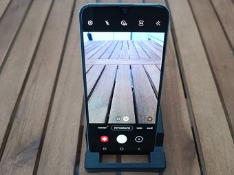 Samsung Galaxy A40 4GB RAM, 64GB Uložiště vypálený display - 7