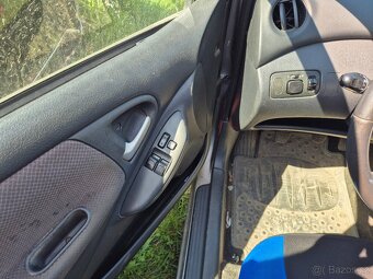 Toyota Yaris 1.4 d4d nafta - 7