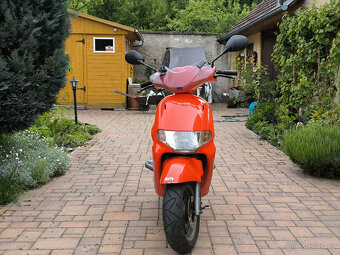 Skůtr Derbi Atlantis - 7