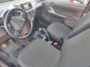 Toyota IQ, 1.4 diesel Maximální výbava - 7