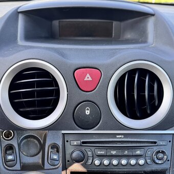 ČTYŘVÁLCOVÝ CITROEN C3 1,4i 16v, KLIMATIZACE, TAŽNÉ ZAŘ. TOP - 7