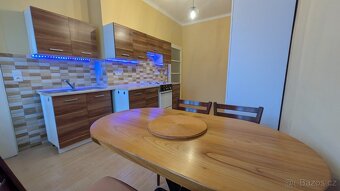 (REZERVACE) Pronájem, prostorný byt 1+1 53 m - 7