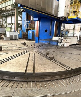 Soustruh svislý jednostojanový SKJT 80/160 ČKD Blansko - 7