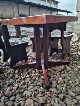 Masivní stoly a židle - 7