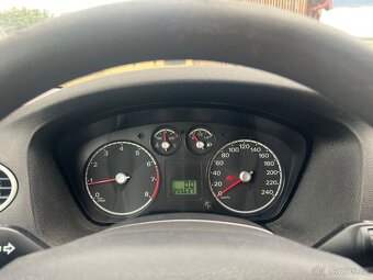 Ford Focus 1.6 benzín 74kW 2004 - 7