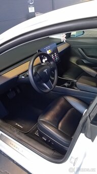 Tesla model 3 - 7