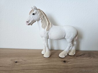 Schleich 13735 Klisna chovná (shirská) - 7