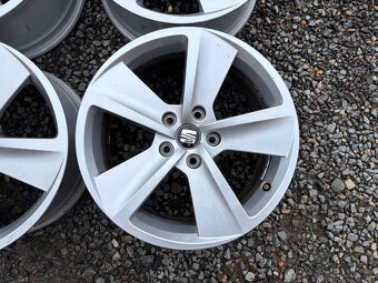 Alu original sada disku Seat Leon 5F 5x112 7,5J ET51 R17 - 7