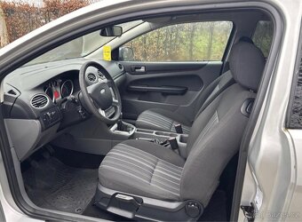 FORD FOCUS 1.6 77 KW AMBIENTE - BENZÍN - 3 DVEŘOVÝ HATCHBACK - 7