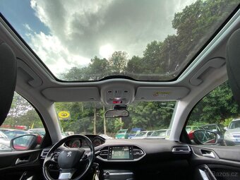 Peugeot 308 Combi 1.2 96kW automat panorama 2015 110tkm - 7