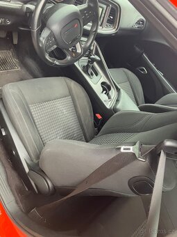 Dodge Challenger V6 - 2017 - 7