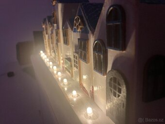 Dekorace dřevěné domečky - 7