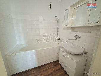 Prodej bytu 2+1, 56 m², Ostrov, ul. Hlavní třída - 7