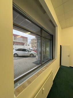 Pronájem kanceláře / obchodního prostoru 25 m² u Home Credit - 7