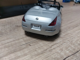 model auta Nissan 350 Z Roadster 1:18 Autoart - 7