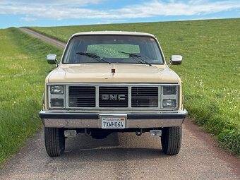 GMC SUBURBAN 3500 V25 Conventional – 5.7 V8 4x4 - 7
