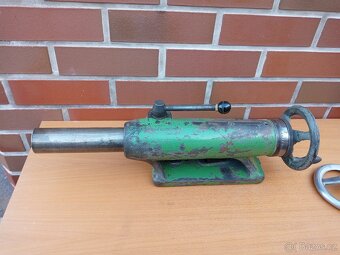 Koník na soustruh TOS Žebrák S 28 - 7